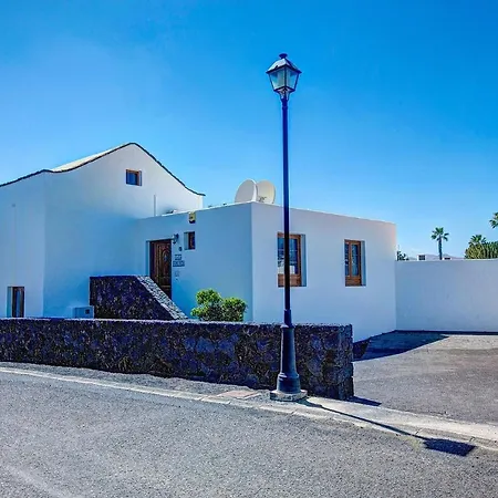 Domingo By Villa